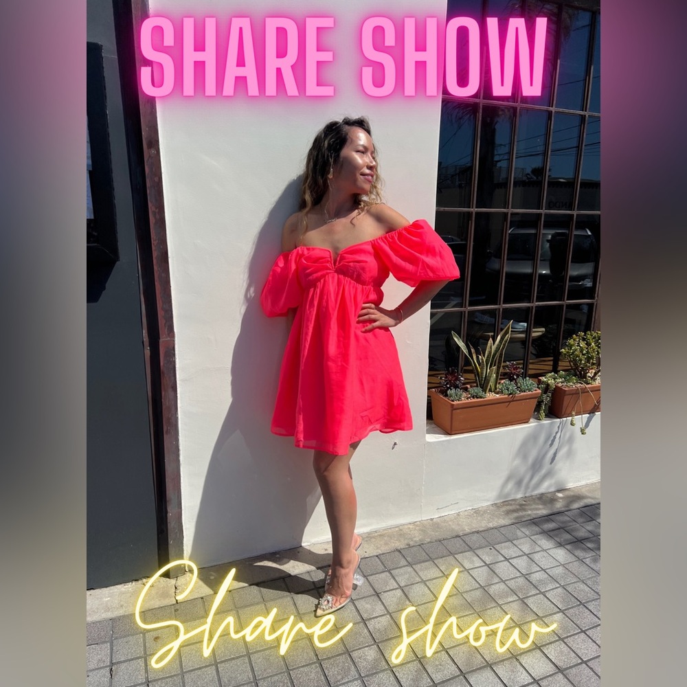🤸🏽🛼LIVE SHOW ALERTS · I AM LIVE!✨🛍 - Picture 1 of 9